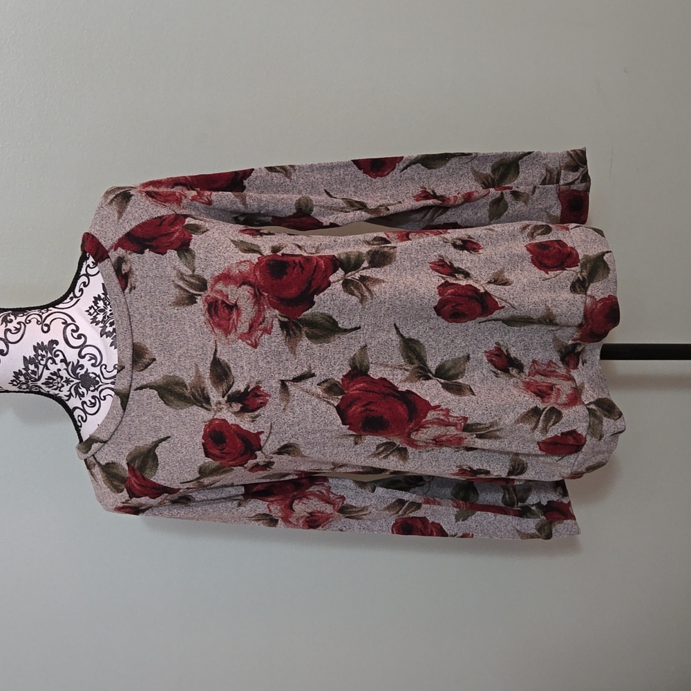 12 PM by Mon Ami rose ling sleeve top in large